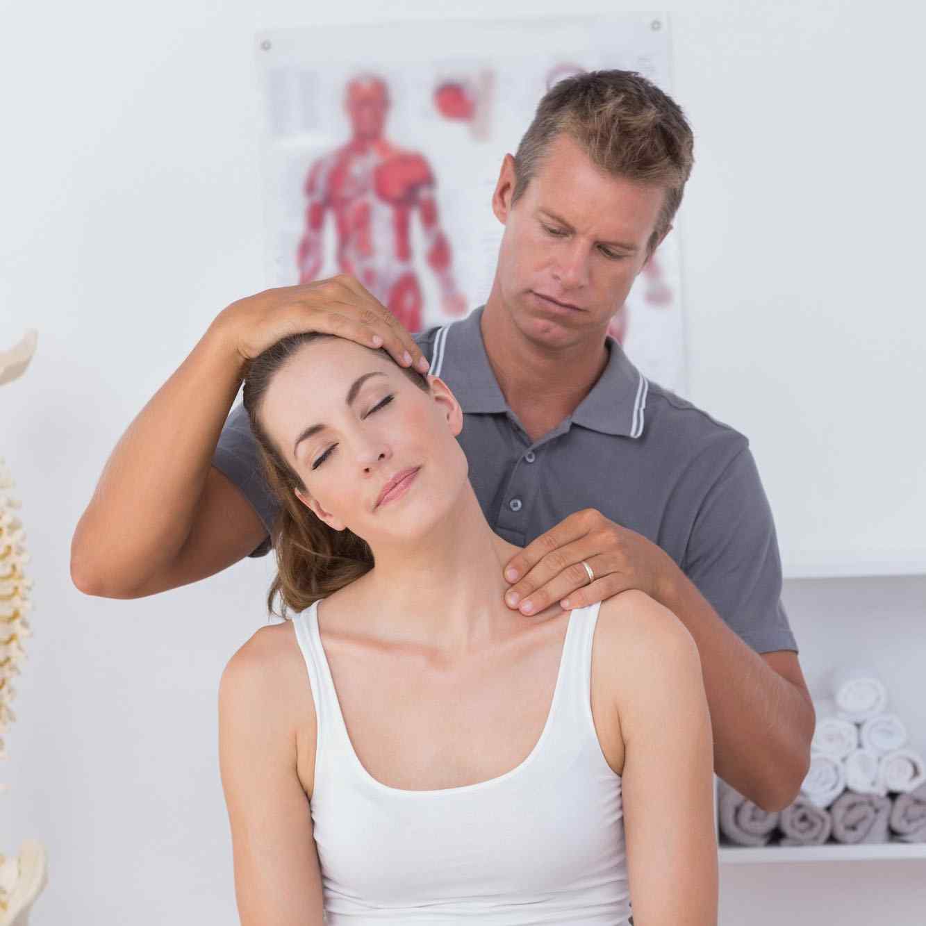 https://homegroundhospital.org/wp-content/uploads/2015/12/kiroprakticar-1.jpg